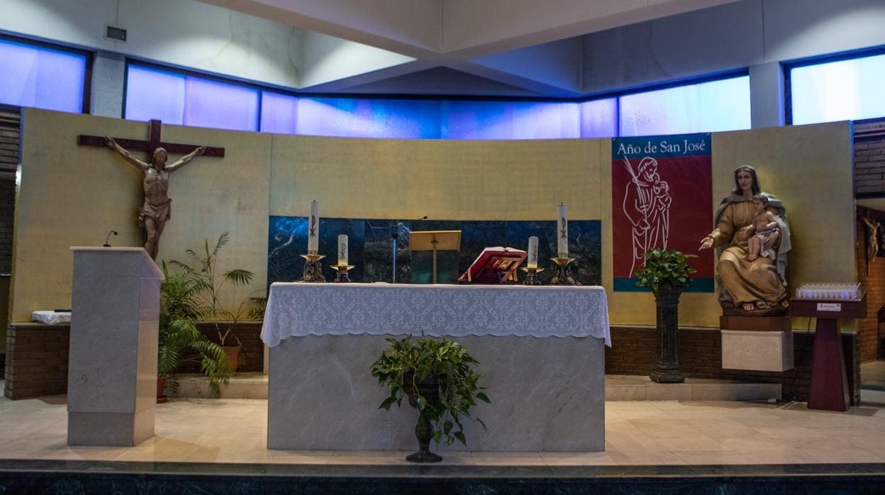 El altar de la parroquia de Nuestra Señora de la Consolación