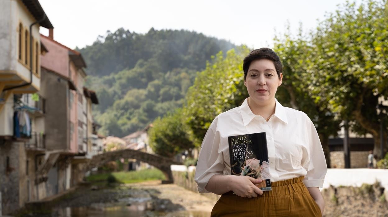 Alaitz Leceaga, escritora vasca premio Fernando Lara de novela con 'Hasta donde termina el mar'