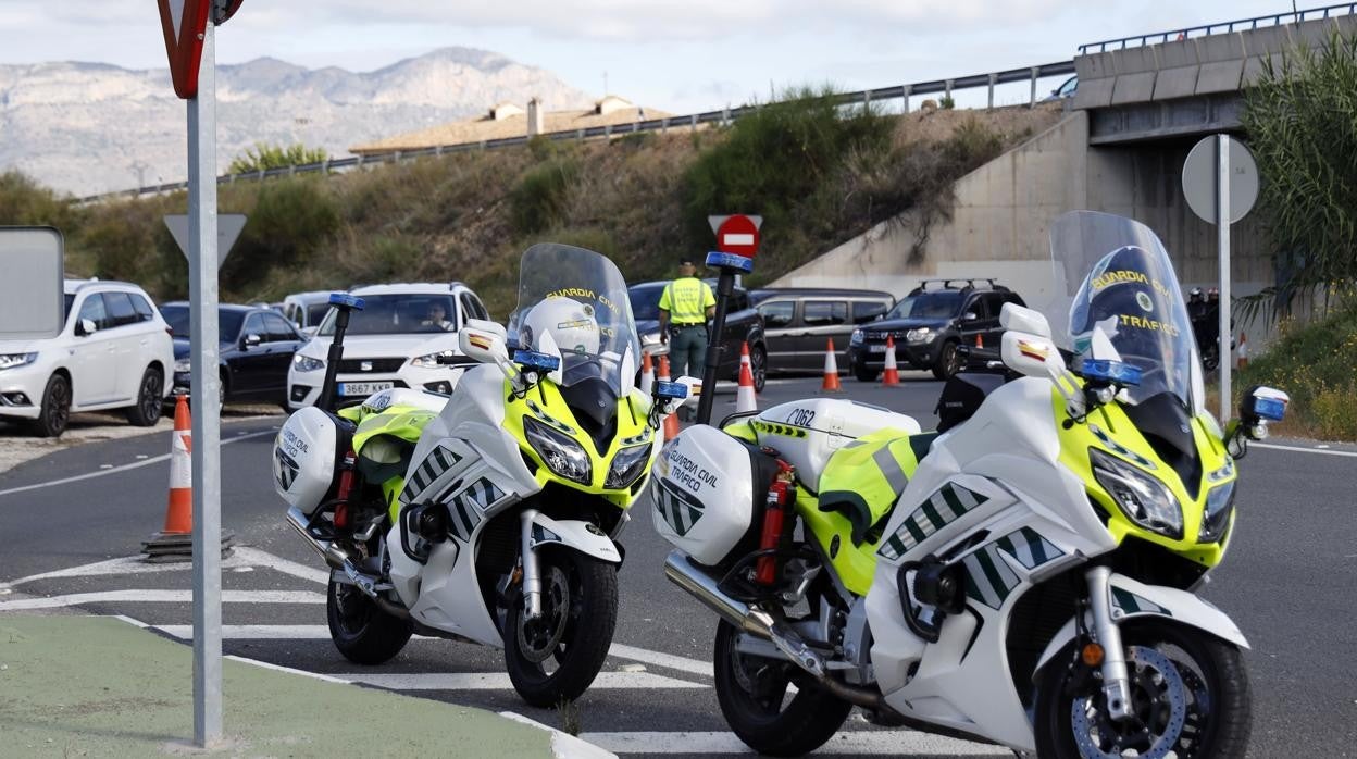 Imagen de archivo de dos motocicletas del Subsector de Tráfico de la Guardia Civil en la Comunidad Valenciana