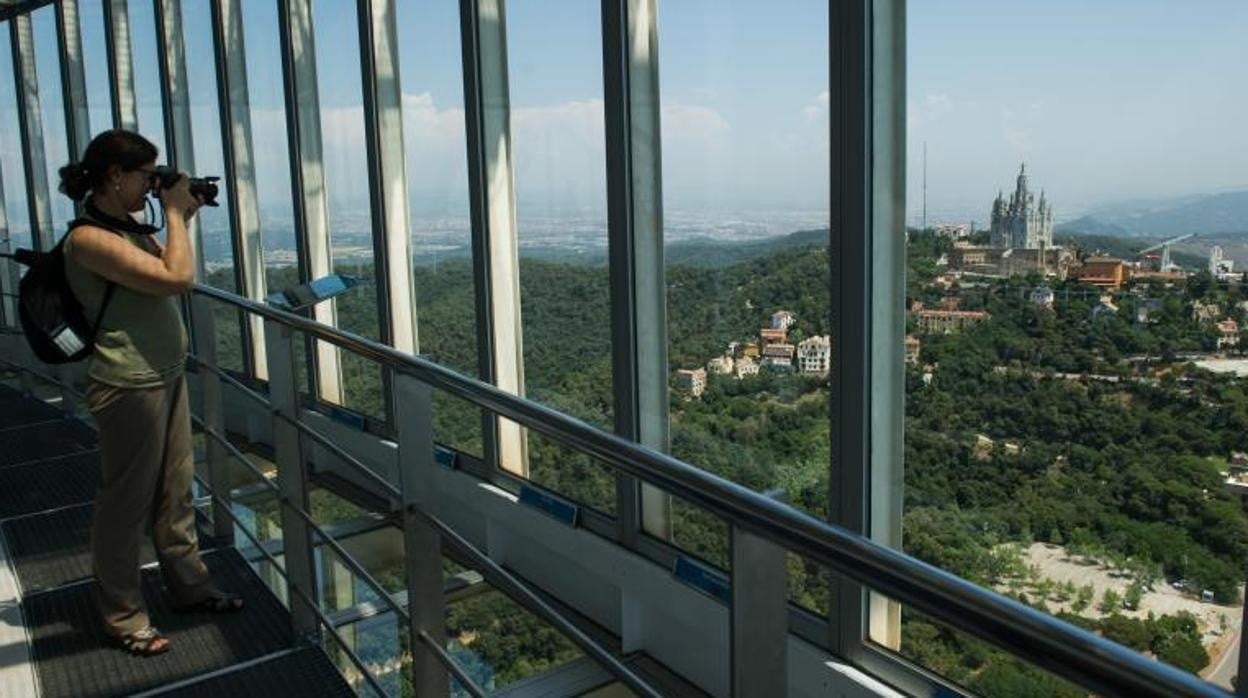 Vista del Tibidabo desde la Torre de Collserola