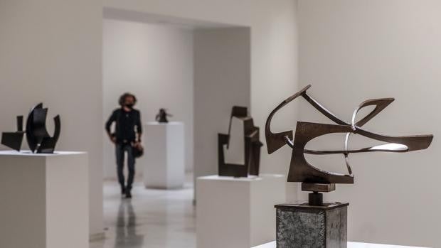 Diálogo entre Chillida y Oteiza en la Fundación Bancaja de Valencia