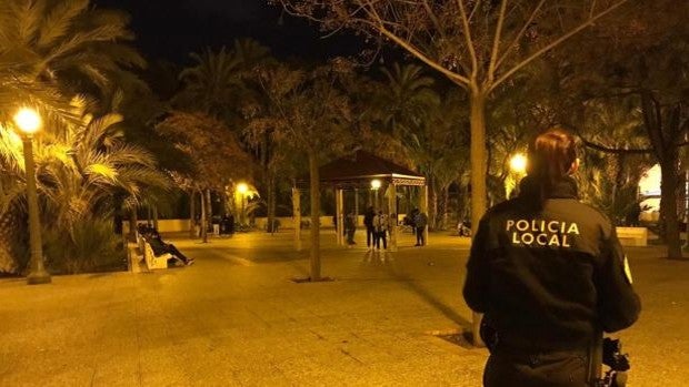 Detenido en Elche por entrar en una mezquita durante una boda para insultar y amenazar a los asistentes