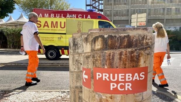 La Comunidad Valenciana cierra la semana con los casos de coronavirus en ascenso y los ingresos a la baja