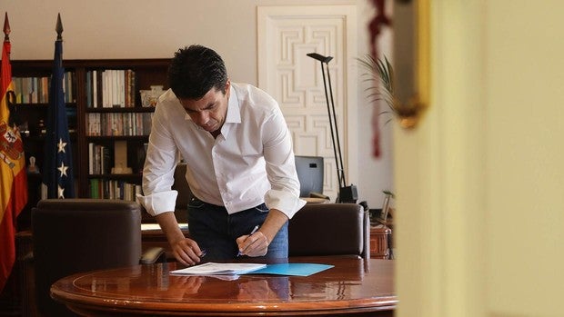 Mazón congela por segundo año consecutivo el sueldo de diputados y asesores de la Diputación de Alicante