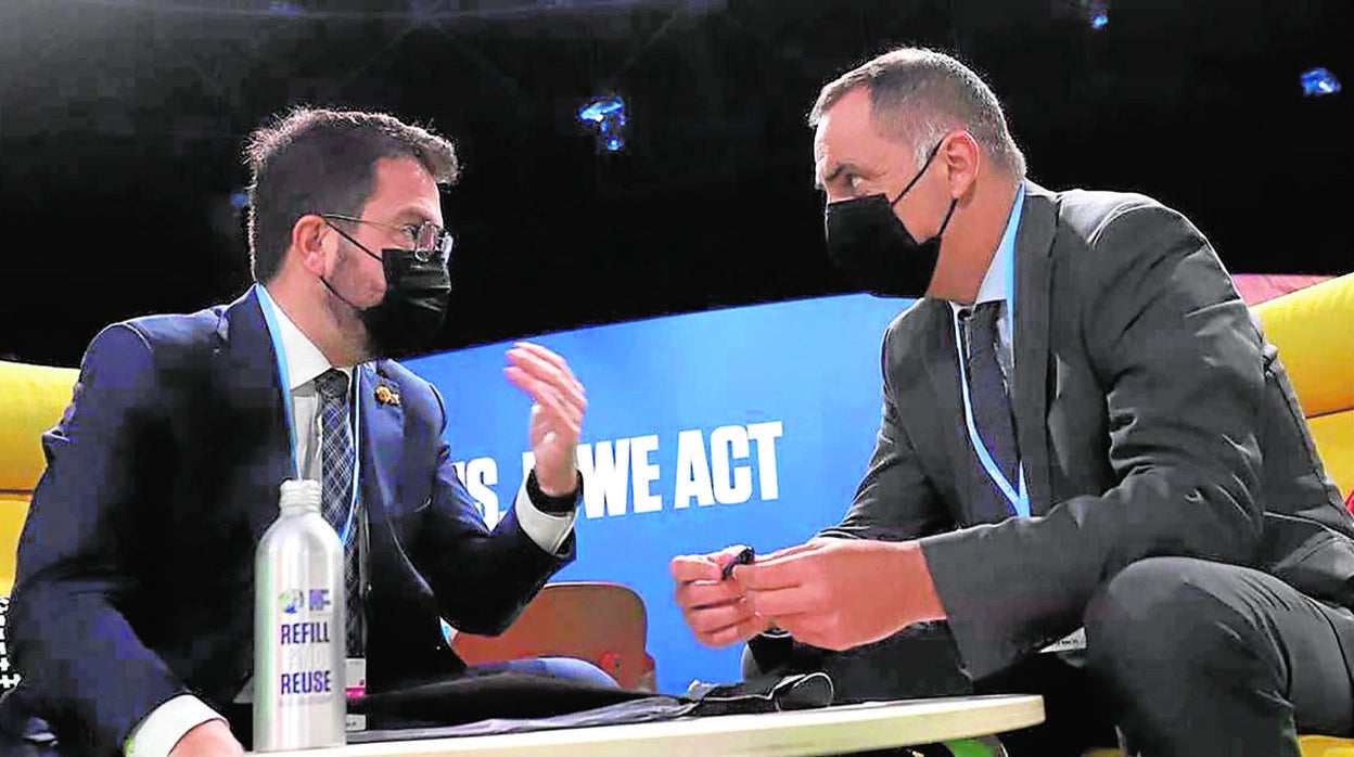 Pere Aragonès, en Glasgow, junto a Gilles Simeoni, presidente del Consejo Ejecutivo de Córcega