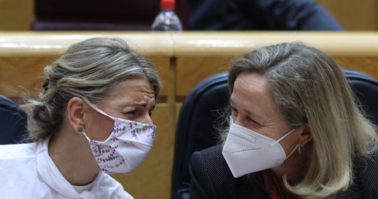 Las vicepresidentas Díaz y Calviño, la semana pasada, en el Senado