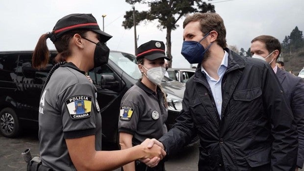 Casado subraya su neutralidad en la guerra del PP de Madrid: «Se presentará quien quiera»