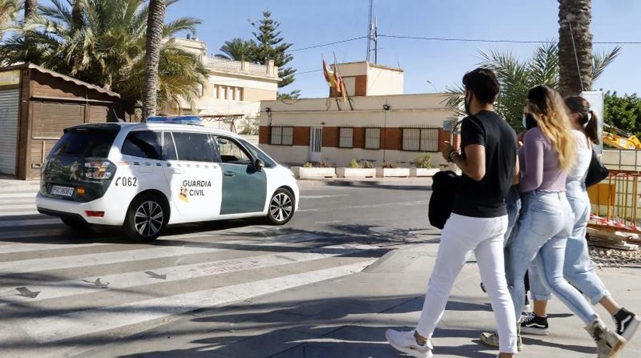 Una patrulla de la Guardia Civil en una imagen de archivo