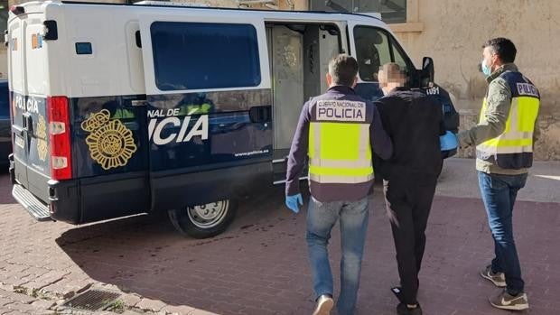 Detienen al joven que agredió a un hombre por vestir una sudadera de la «clase obrera» en Valencia