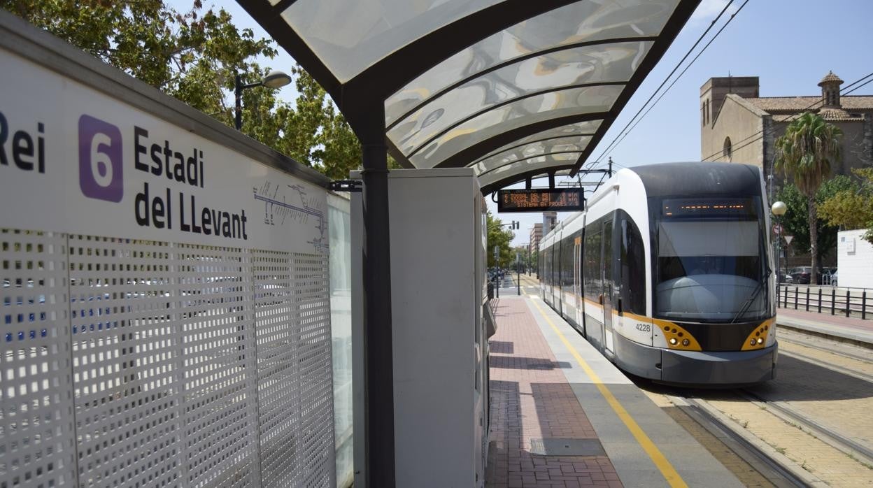 Imagen de la parada de metro Estadio del Levante en Valencia