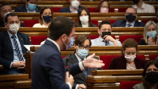 El PSC enmienda la totalidad de los presupuestos por «ser de bloque» y por la actitud de Aragonès