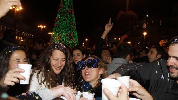 Comunidad y Ayuntamiento se reunirán para fijar cómo se celebran las uvas en la Puerta del Sol