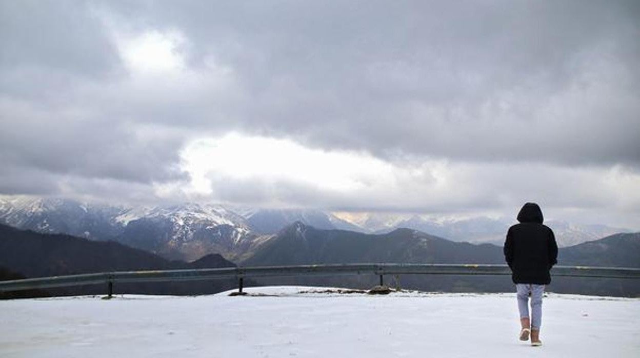 Una imagen de la Montaña Leonesa en invierno