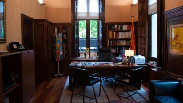 El despacho de... Laura Borràs: recuerdos del ‘procés’ con vistas al zoo