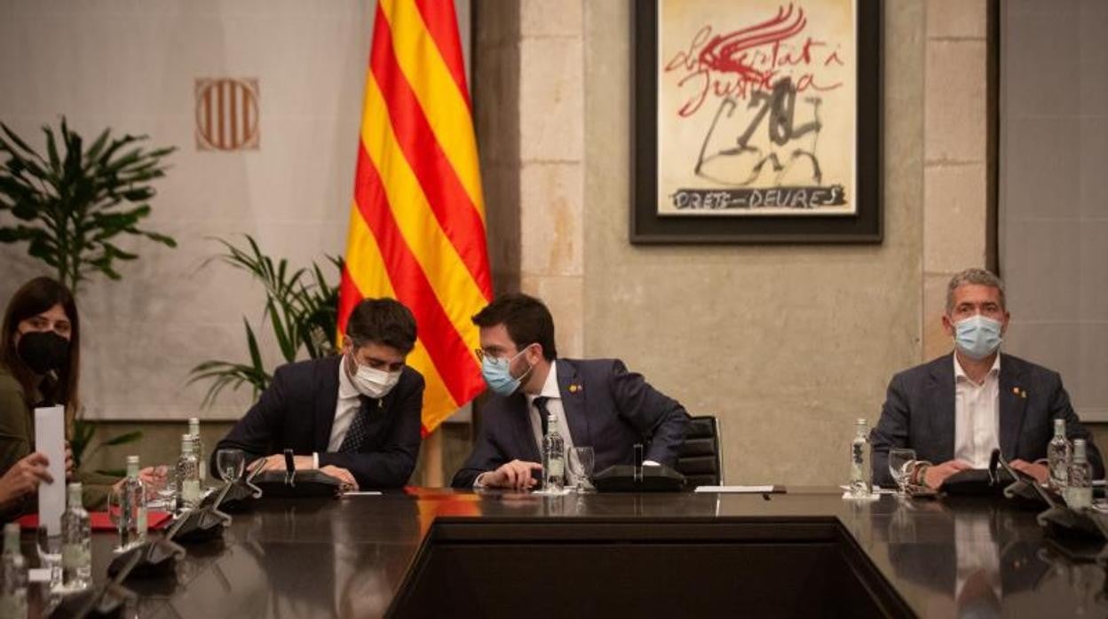 El consejero de Educación y directores de los centros catalanes podrían ser inhabilitados por incumplir la sentencia de la inmersión