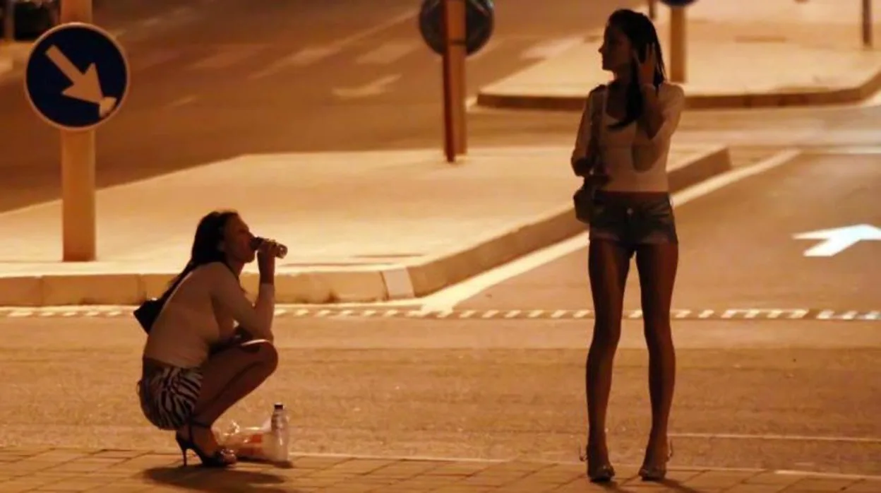 Prostitución en una calle de Alicante, en imagen de archivo