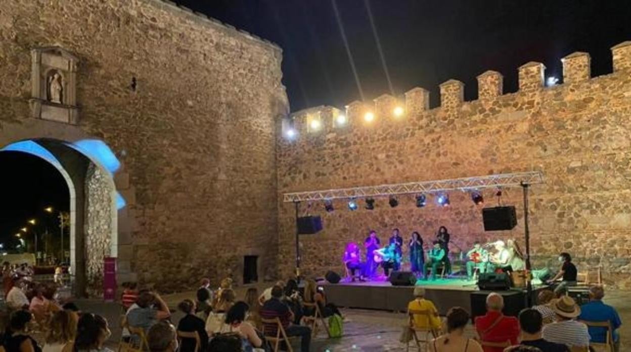 En la imagen de archivo, uno de los conciertos ofrecidos en el patio interior de Puerta de Bisagra en el marco de la Noche de Patrimonio