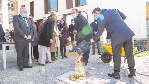 Se pone la primera piedra del nuevo conservatorio de Almansa