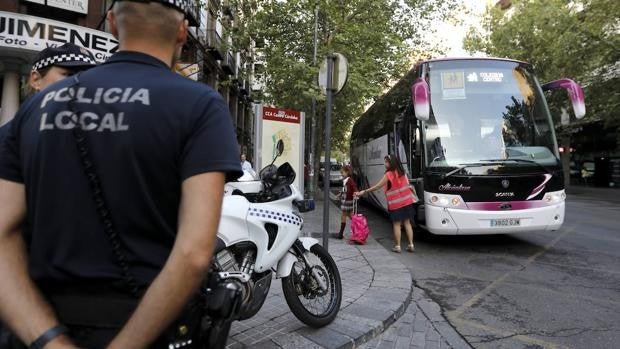 Denuncian por positivo en cocaína al conductor de un autobús escolar en la localidad leonesa de Astorga