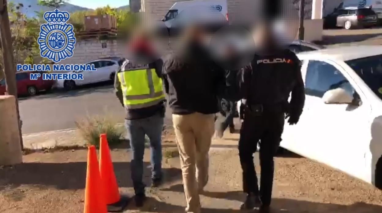 Detención del empresario textil por parte de la Policía Nacional en Alcoy