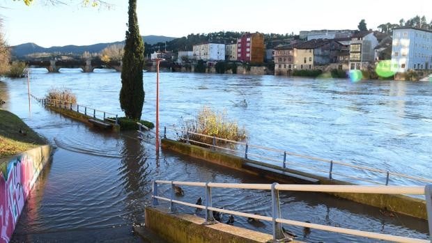 Barcones habla de «situación contenida» sobre los ríos de Burgos a pesar del riesgo de inundaciones
