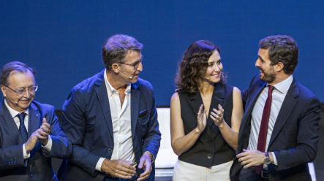 Juan Jesús Vivas, Alberto Núñez Feijóo, Isabel Díaz Ayuso y Pablo Casado, en la convención nacional del PP, en Valencia