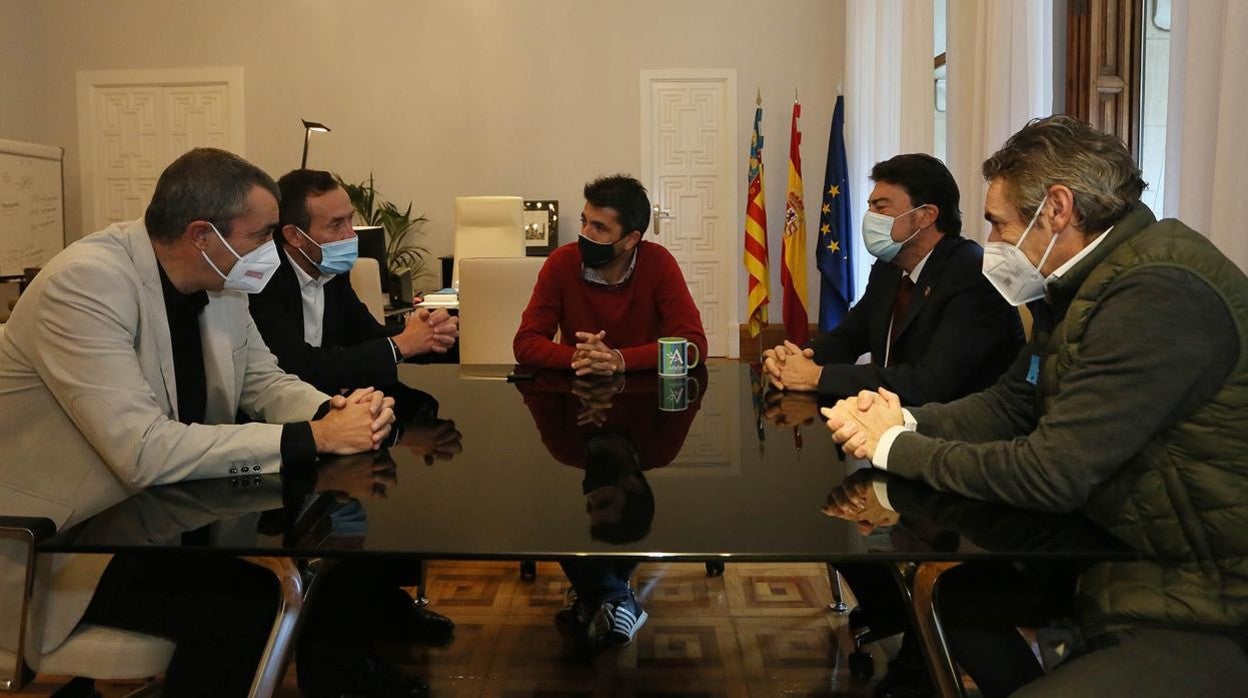 Reunión del presidente de la Diputación, los alcaldes de Alicante y Elche, y Unipublic