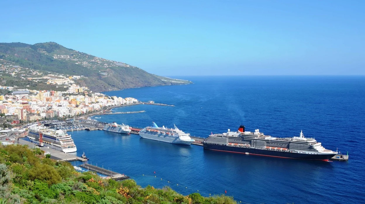 Cruceros atracados en Santa Cruz de La Palma