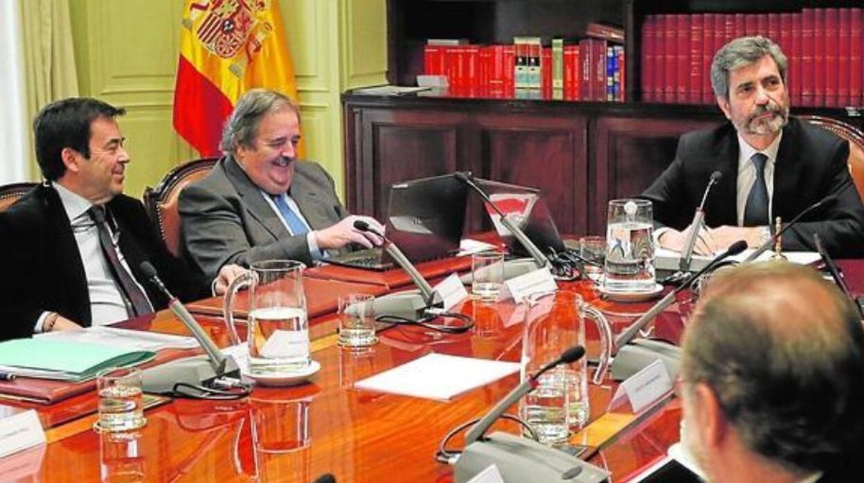 El presidente del CGPJ y Supremo, Carlos Lesmes, preside un Pleno del CGPJ