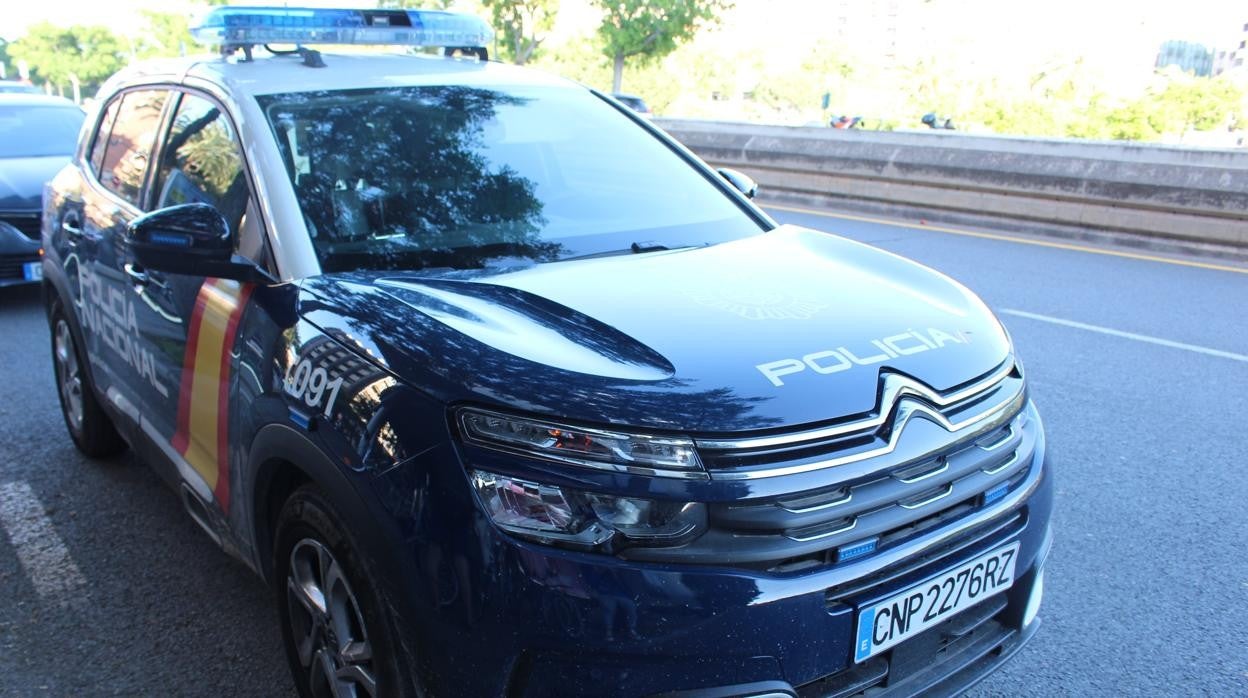 Coche patrulla de la Policía Nacional en Valencia