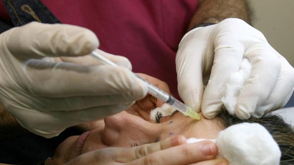 Detenida una falsa médico que inyectaba bótox y ácido hialurónico en una clínica de Chamberí