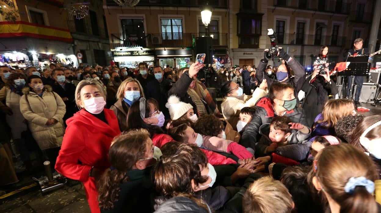 Milagros Tolón, días antes de dar postivo en Covid en la plaza del Ayuntamiento