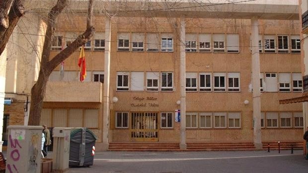 Desalojan el colegio Cristóbal Valera y un bloque de viviendas en Albacete por una fuga de gas