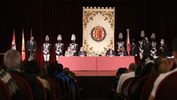 El Día de la Policía en Valladolid homenajea al agente Luis Eduardo Izquierdo, fallecido en acto de servicio