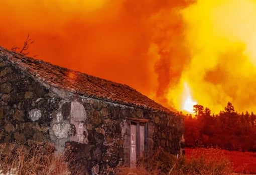 Vista de la zona urbana durante la erupción