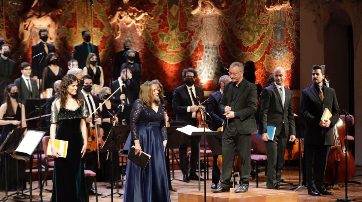 Maria Pujades y Marta Infante, durante la interpretación