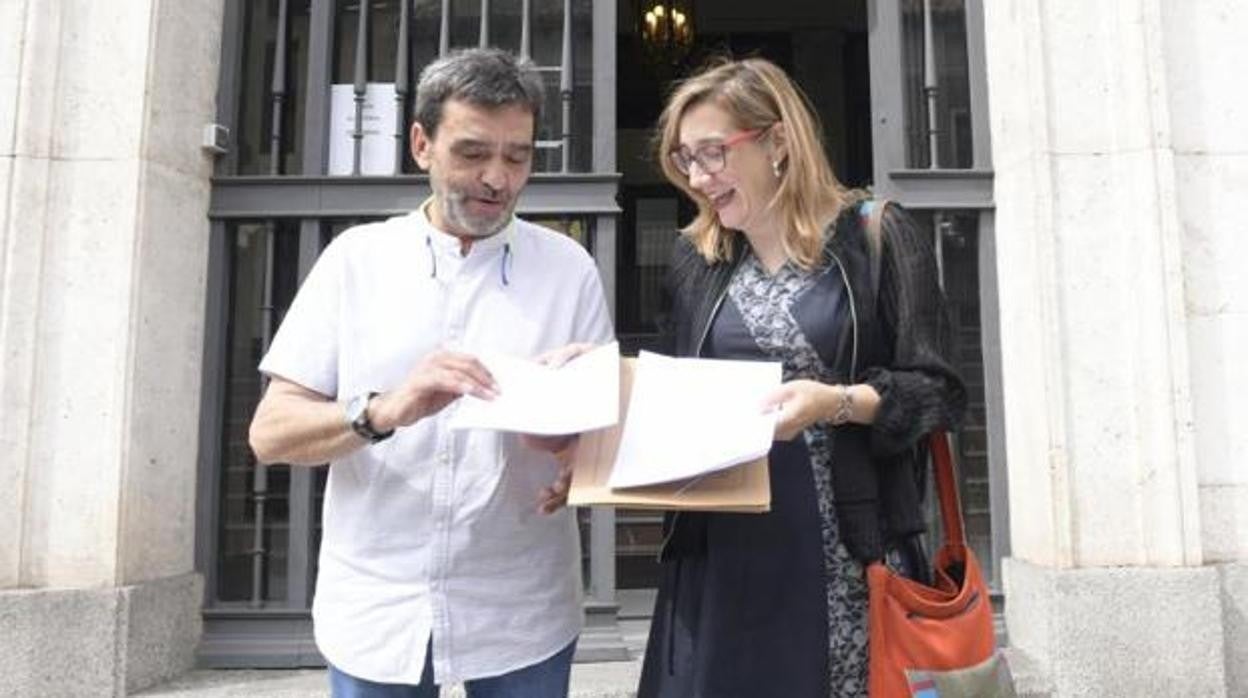 José María Bernardo y Rocío Anguita, representantes de Toma la Palabra en Valdunquillo y Torrecilla de la Torre