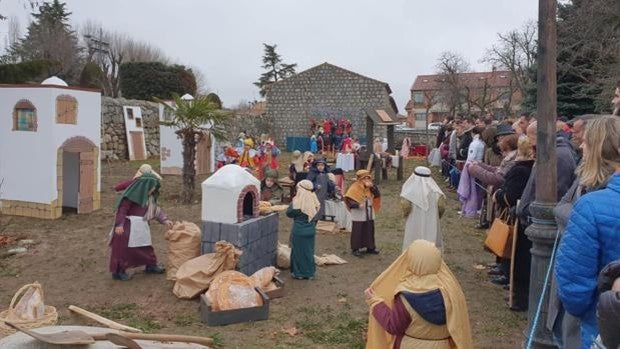 Las tradiciones navideñas vuelven a los coles: la Sagrada Familia de Ávila recupera su aplaudido Belén viviente