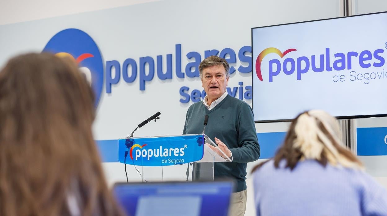 Francisco Vázquez durante la rueda de prensa