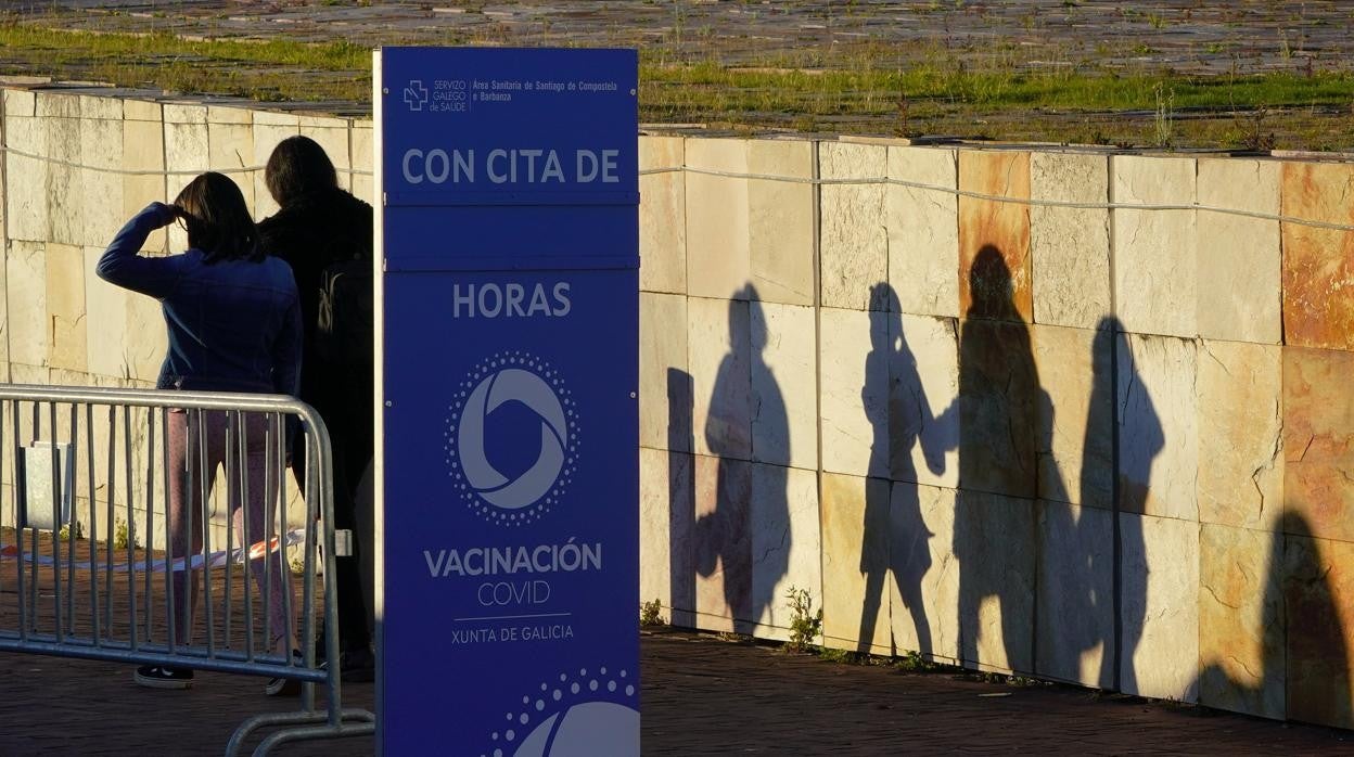 Llegada al vacunódromo del Monte Gaiás