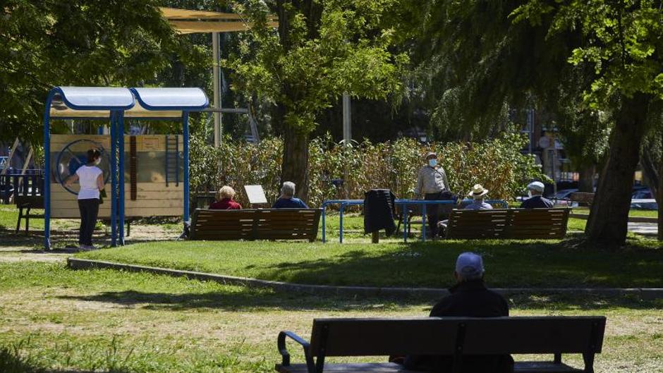 Un hombre recibe seis cuchilladas tras discutir con unos jóvenes que llevaban un perro peligroso