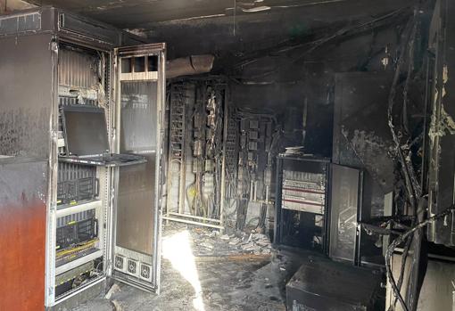 Imagen del interior del edificio incendiado en Masssalfasar (Valencia)