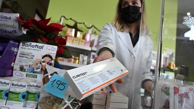 ¿Qué hago si me sale positivo el test de antígenos?