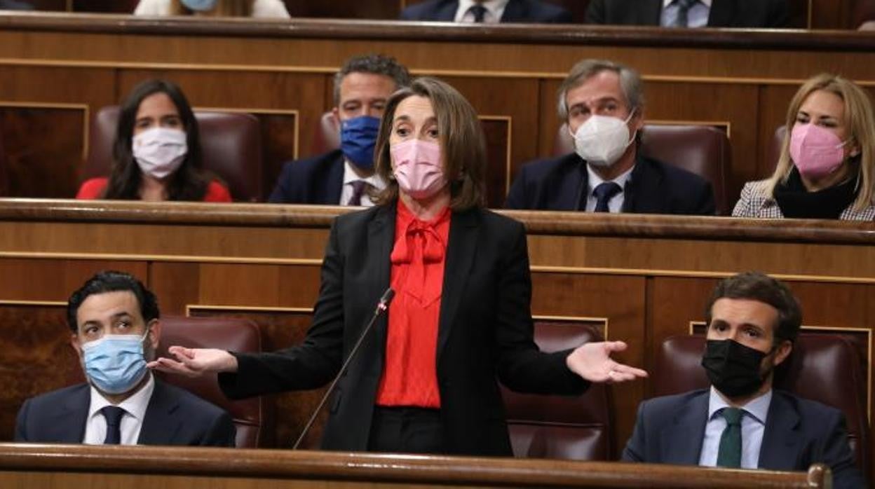 La portavoz del PP en el Congreso, Cuca Gamarra, junto al líder del partido, Pablo Casado, este miércoles en el Congreso