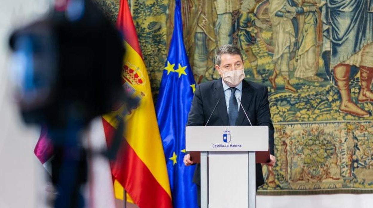 El presidente de Castilla-La Mancha, Emiliano García-Page, durante una comparecencia