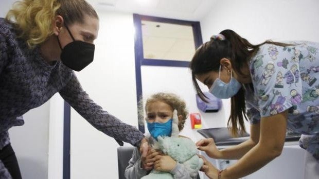 Lucha contra el Covid: Abre la autocita para docentes, policías y niños de 8 años y llegan los test de antígenos