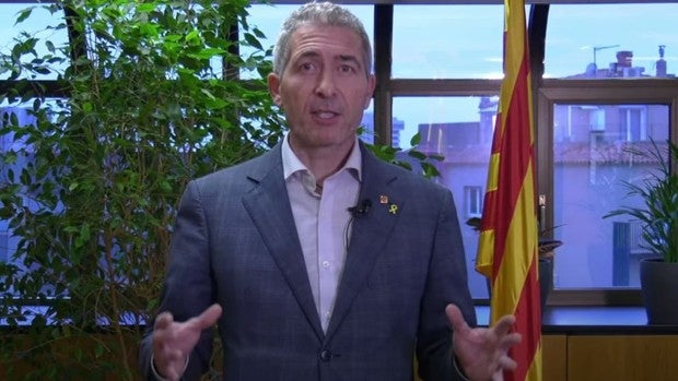 El consejero catalán de Educación utiliza la felicitación de Navidad a los profesores para cargar contra el TSJC