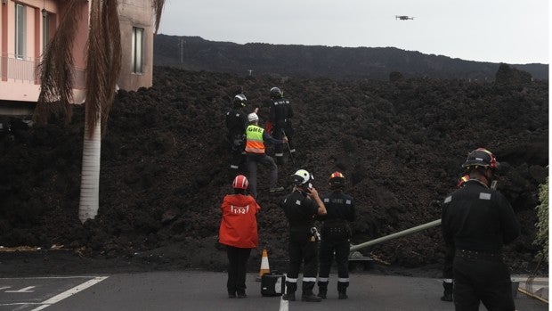 Se retiran con éxito los primeros cuatro metros de lava en La Laguna