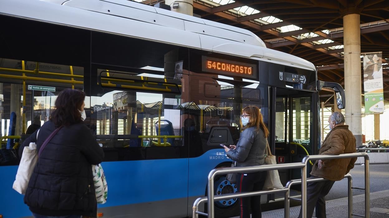 Los autobuses urbanos de Madrid tendrán un horario diferente en Nochevieja y Año Nuevo