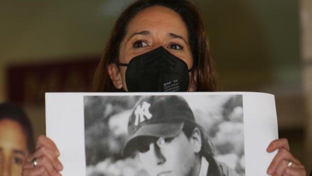 La juez rechaza citar al exnovio de Déborah, la joven viguesa hallada muerta en 2002